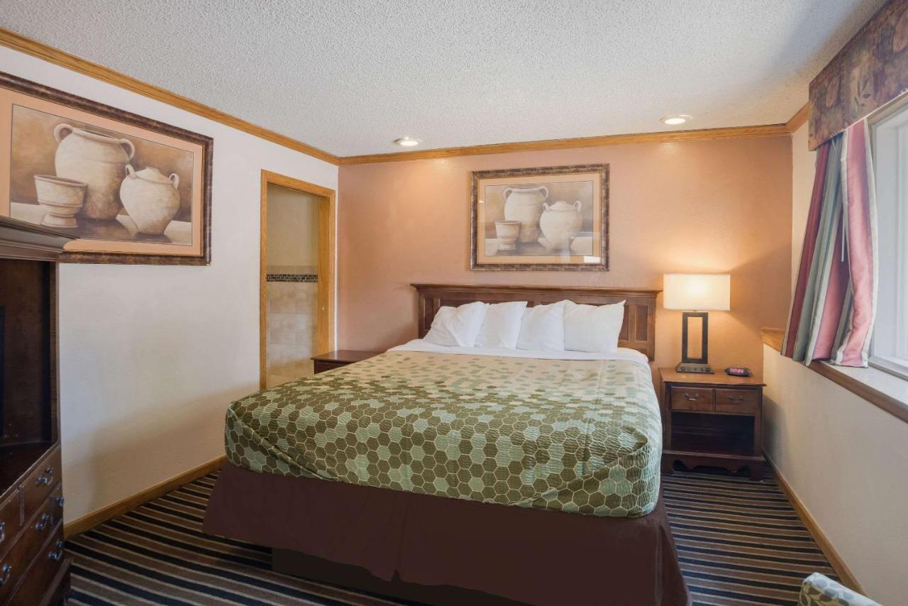 Rodeway Inn Colorado Springs Extérieur photo